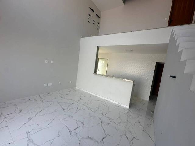 #389 - Casa para Venda em Cabo Frio - RJ - 2