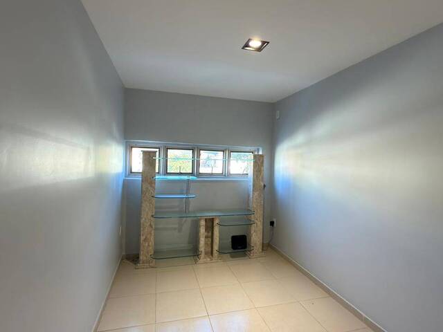 Sala para Locação em Cabo Frio - 4